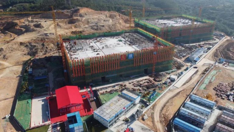 新基建丨大湾区·润泽(惠州)国际信息港一期工程喜封金顶 – 润泽科技发展有限公司